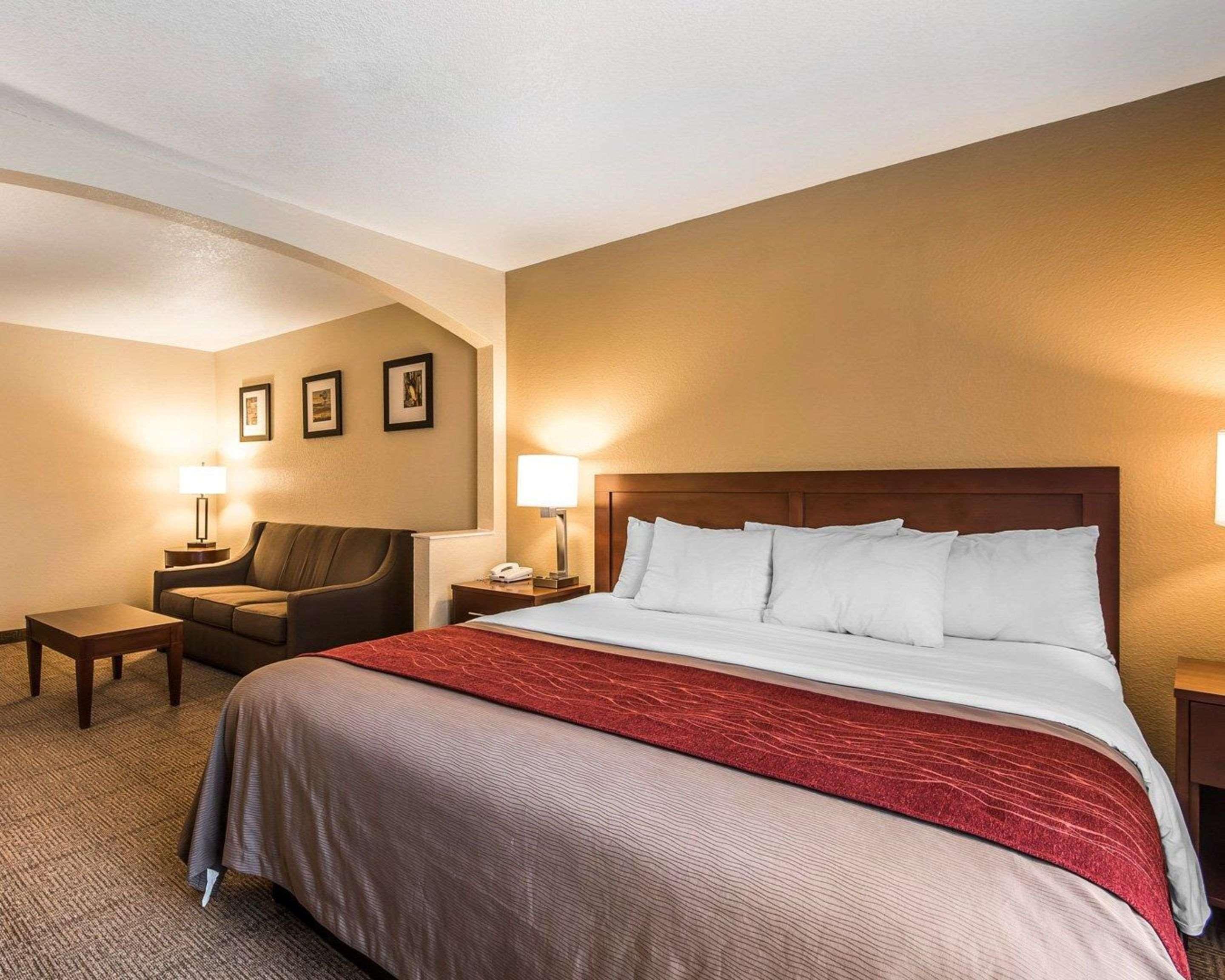 Quality Inn & Suites Bethany Εξωτερικό φωτογραφία