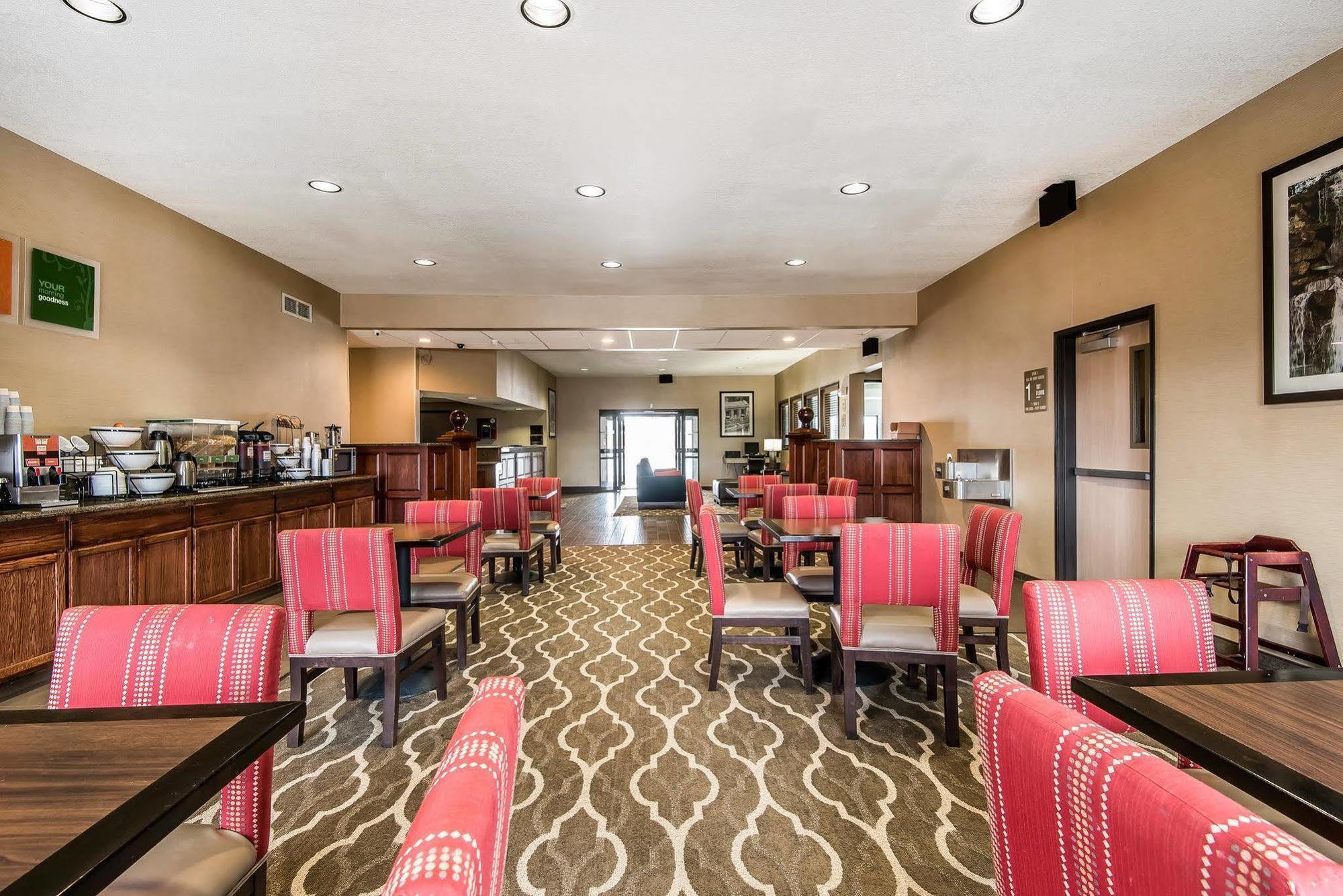 Quality Inn & Suites Bethany Εξωτερικό φωτογραφία